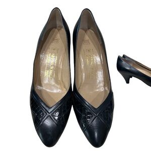 Bruno Magli Snakeskin 2” Black Leather Heels Size 7  Italy Gently used condition